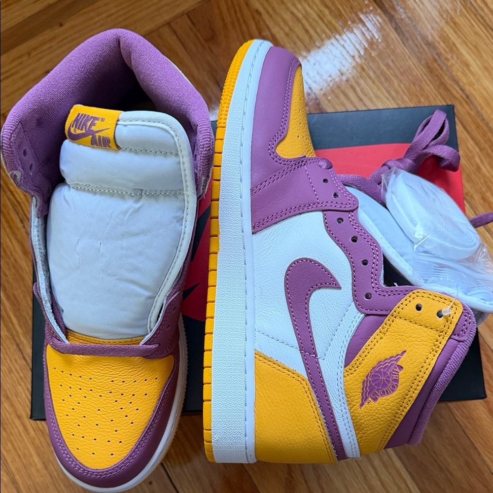 Nike Kids' Air Jordan 1 University Gold & Light Bordeaux